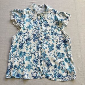 NWT Alice + Olivia Martel White Blue Floral Blouse M | Feminine